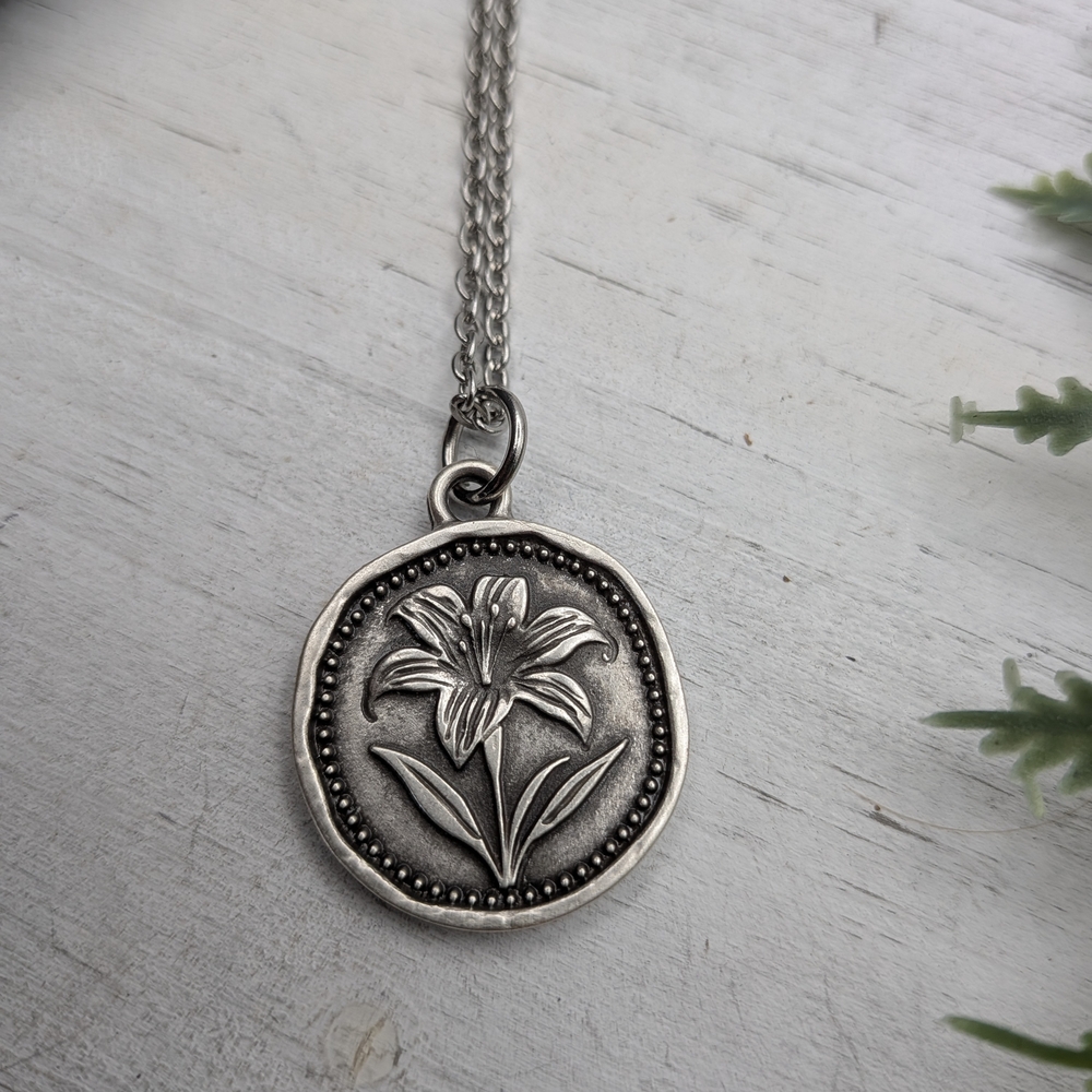 Silver Toned Floral Lily Pendant Necklace - Women Jewelry